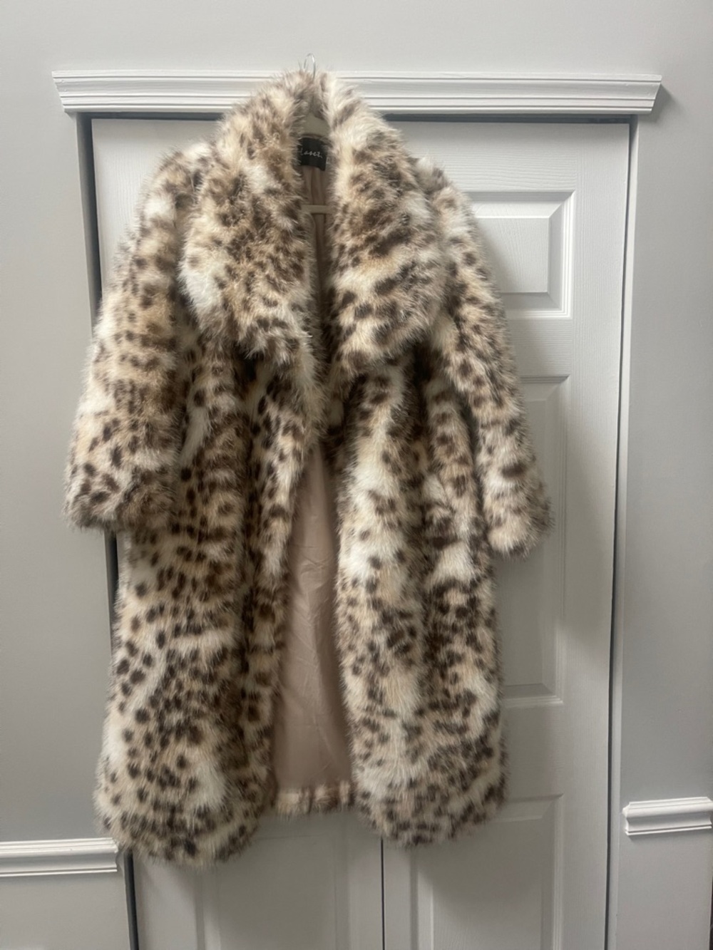 Faux Fur Leopard Print Coat - Cream & Brown